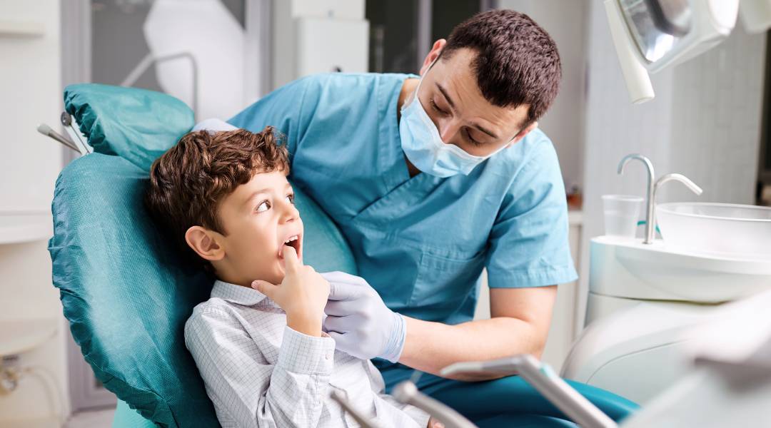What Age Should a Child Visit the Dentist